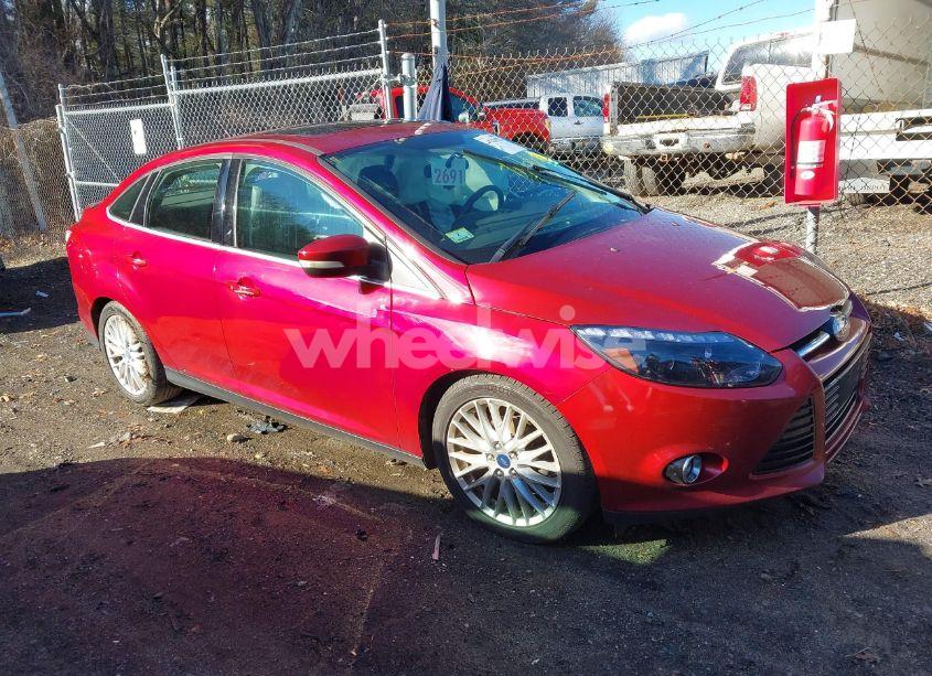 2014 Ford Focus TITANIUM (VIN 1FADP3J28EL240052) main photo