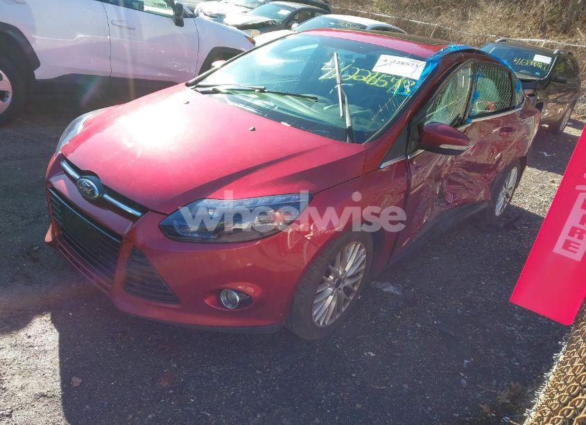 Photo 4 of 2014 Ford Focus TITANIUM (VIN 1FADP3J28EL240052)