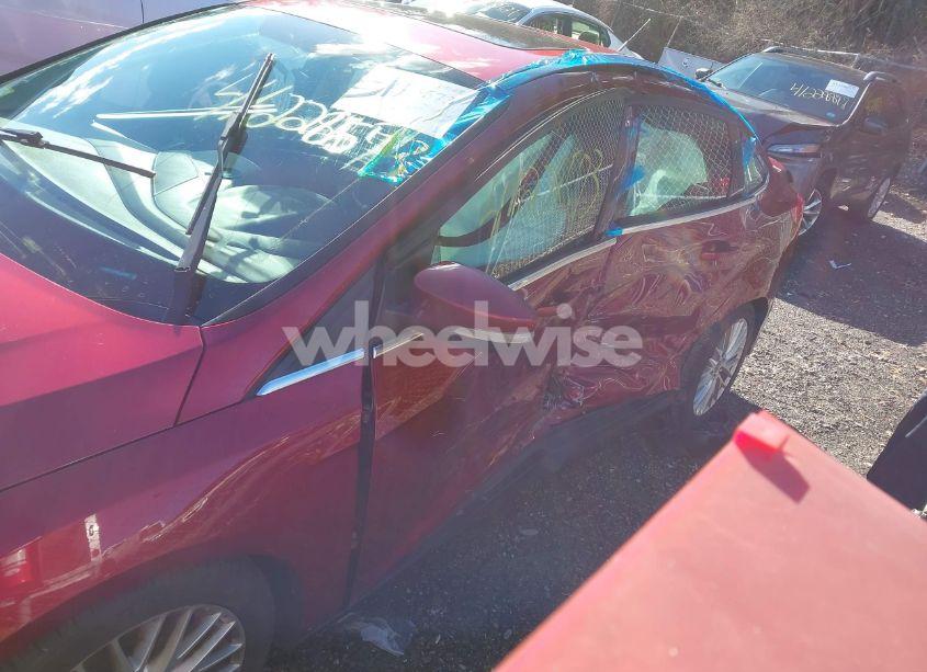 Photo 6 of 2014 Ford Focus TITANIUM (VIN 1FADP3J28EL240052)
