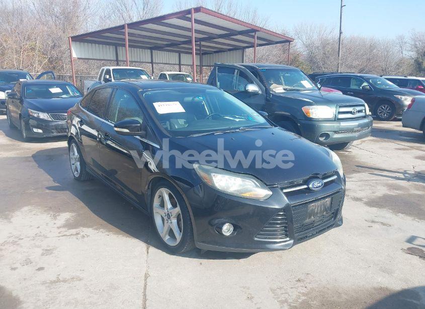 2014 Ford Focus TITANIUM (VIN 1FADP3J28EL241430) main photo