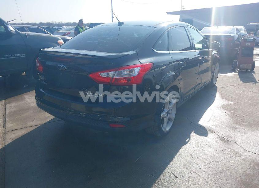Photo 4 of 2014 Ford Focus TITANIUM (VIN 1FADP3J28EL241430)