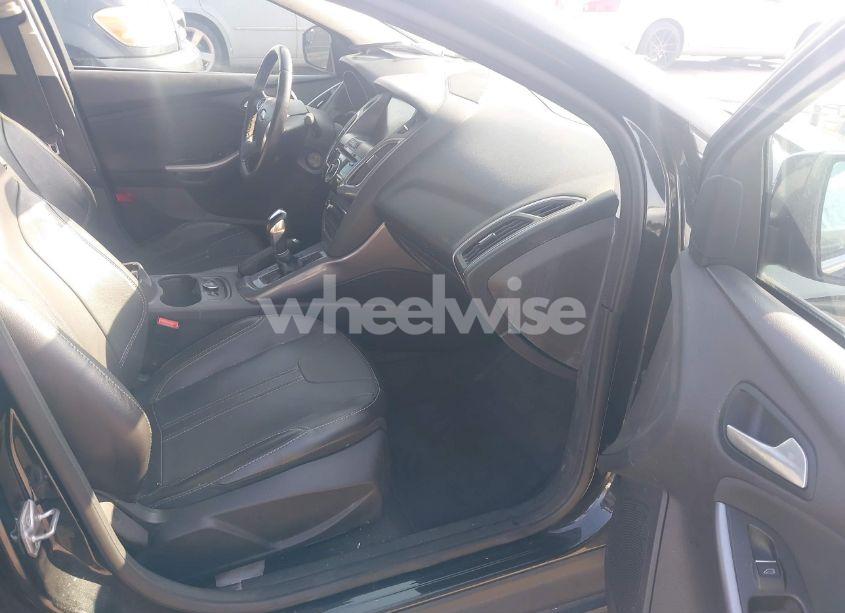 Photo 5 of 2014 Ford Focus TITANIUM (VIN 1FADP3J28EL241430)