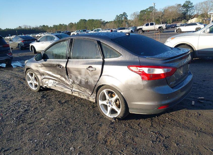 Photo 3 of 2014 Ford Focus TITANIUM (VIN 1FADP3J28EL348686)