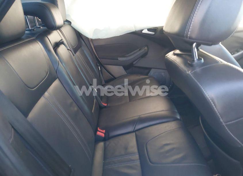Photo 8 of 2014 Ford Focus TITANIUM (VIN 1FADP3J28EL348686)