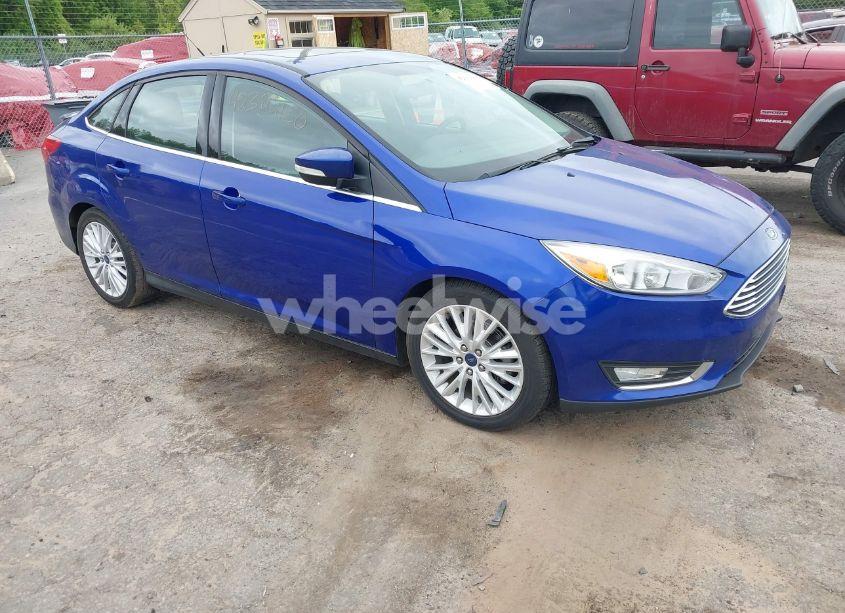 2015 Ford Focus TITANIUM (VIN 1FADP3J28FL380815) main photo