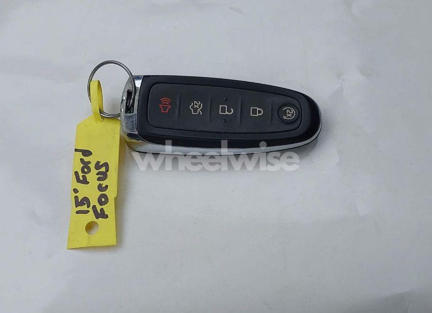 Photo 11 of 2015 Ford Focus TITANIUM (VIN 1FADP3J28FL380815)