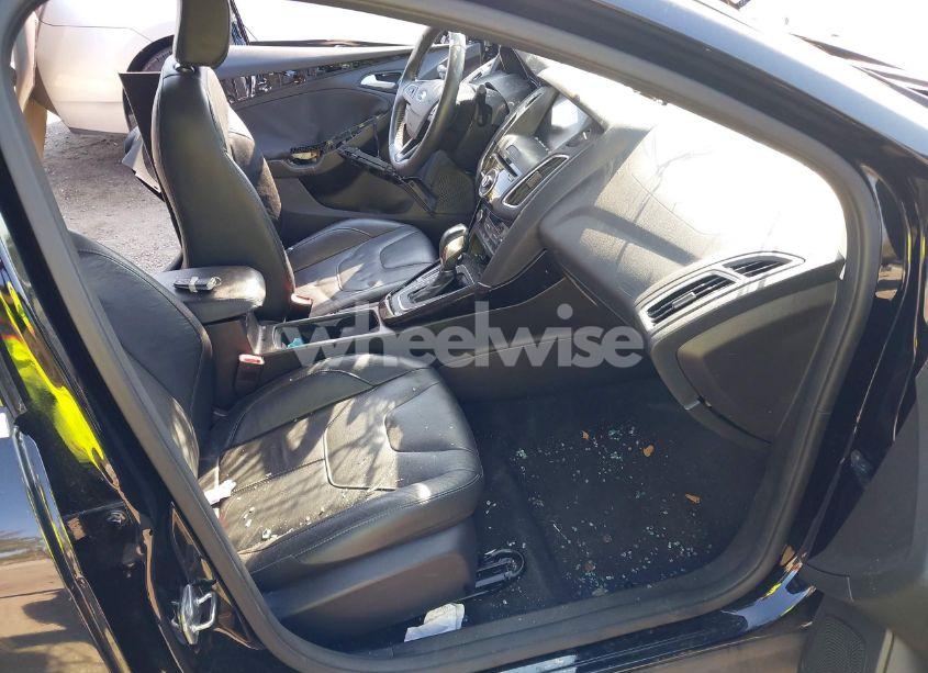 Photo 5 of 2016 Ford Focus TITANIUM (VIN 1FADP3J28GL335410)