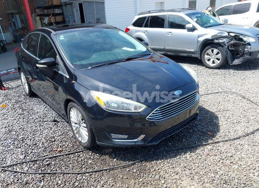 2016 Ford Focus TITANIUM (VIN 1FADP3J28GL393422) main photo