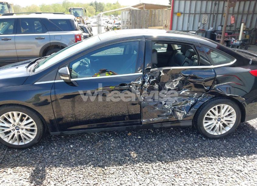 Photo 14 of 2016 Ford Focus TITANIUM (VIN 1FADP3J28GL393422)
