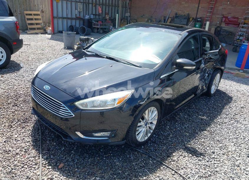 Photo 2 of 2016 Ford Focus TITANIUM (VIN 1FADP3J28GL393422)