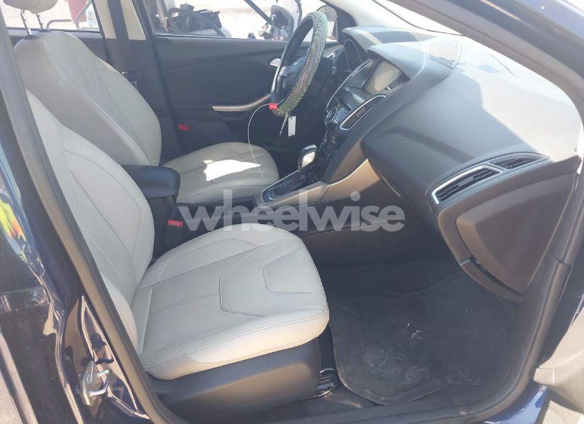 Photo 5 of 2017 Ford Focus TITANIUM (VIN 1FADP3J28HL291541)