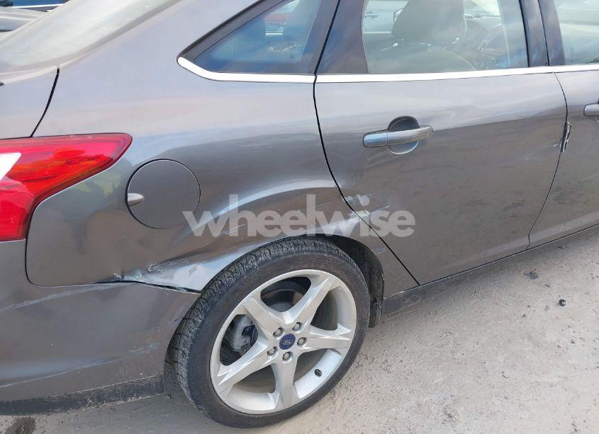 Photo 12 of 2013 Ford Focus TITANIUM (VIN 1FADP3J29DL149029)