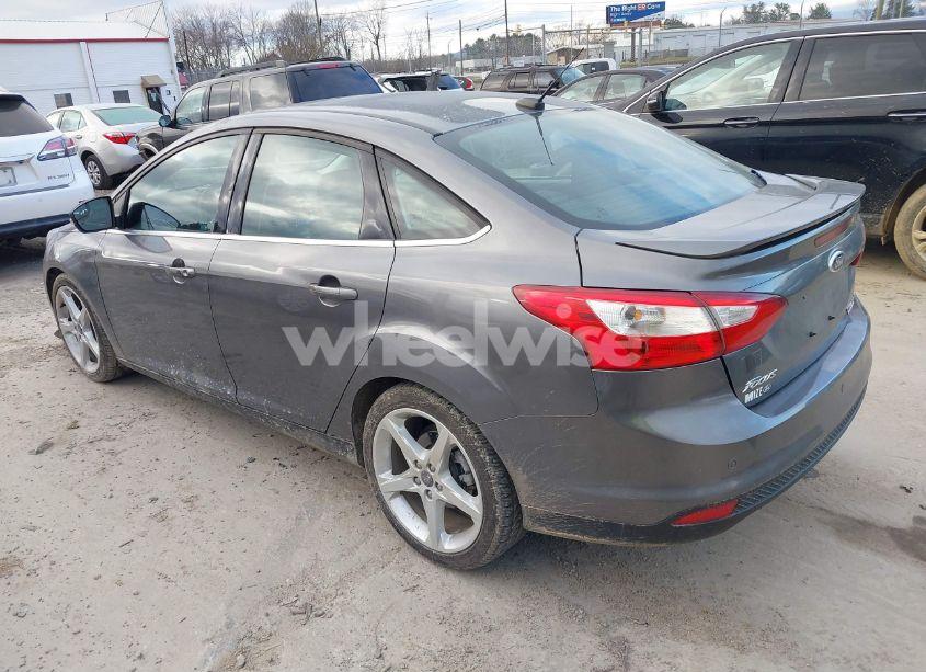 Photo 3 of 2013 Ford Focus TITANIUM (VIN 1FADP3J29DL149029)