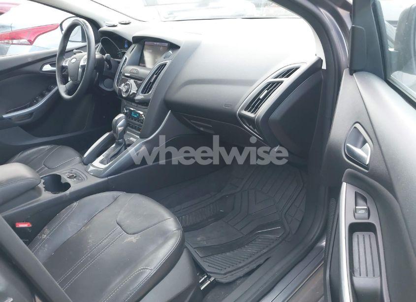 Photo 5 of 2013 Ford Focus TITANIUM (VIN 1FADP3J29DL149029)