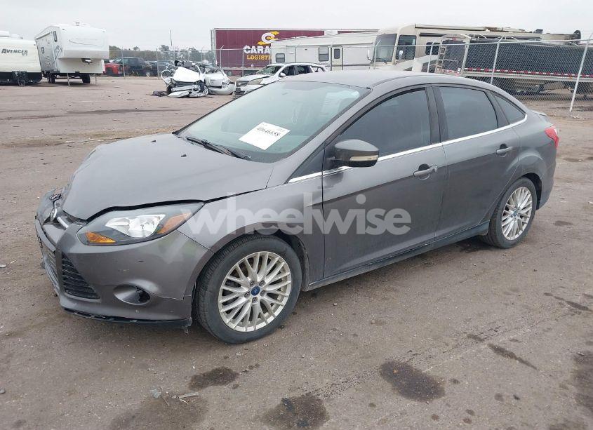 Photo 2 of 2013 Ford Focus TITANIUM (VIN 1FADP3J29DL174416)