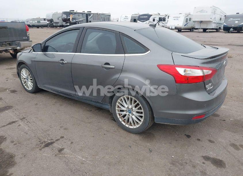 Photo 3 of 2013 Ford Focus TITANIUM (VIN 1FADP3J29DL174416)