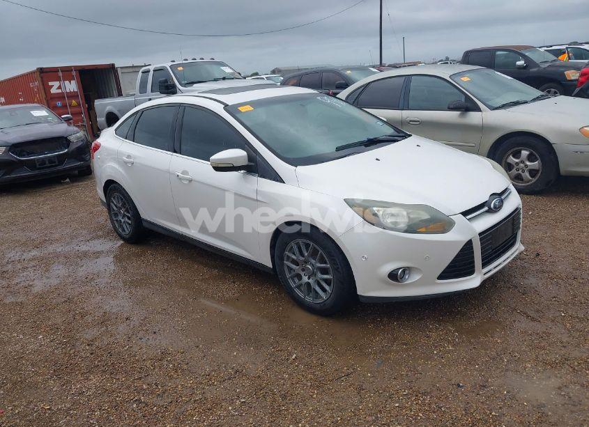 2013 Ford Focus TITANIUM (VIN 1FADP3J29DL209911) main photo