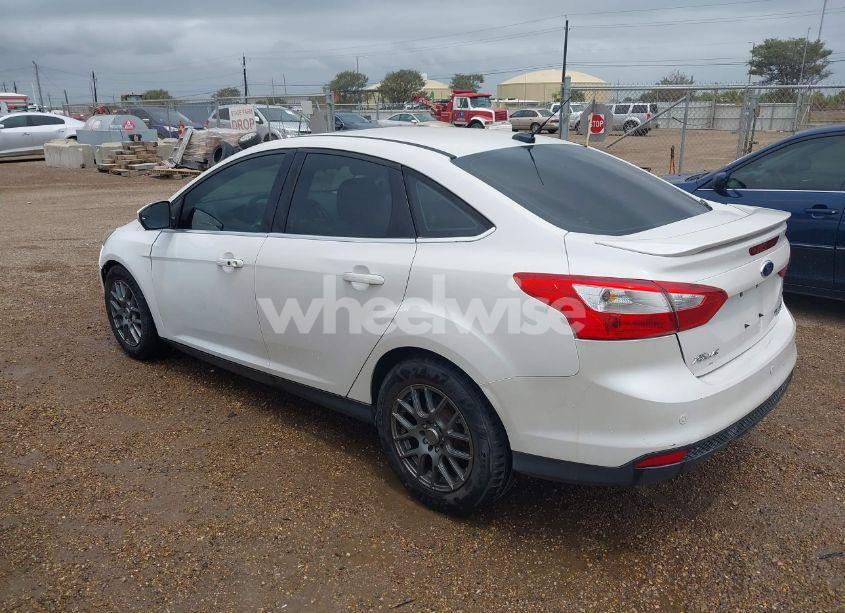 Photo 3 of 2013 Ford Focus TITANIUM (VIN 1FADP3J29DL209911)