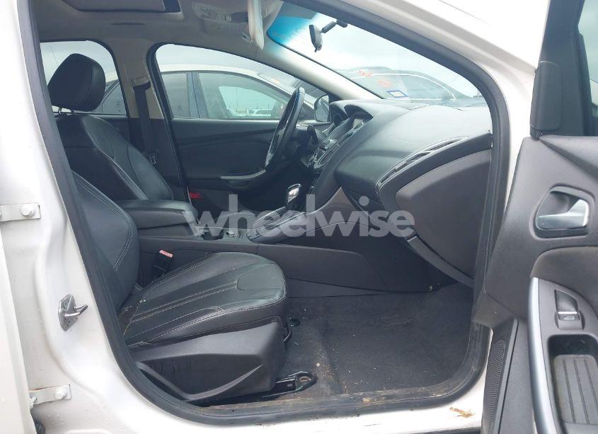 Photo 5 of 2013 Ford Focus TITANIUM (VIN 1FADP3J29DL209911)