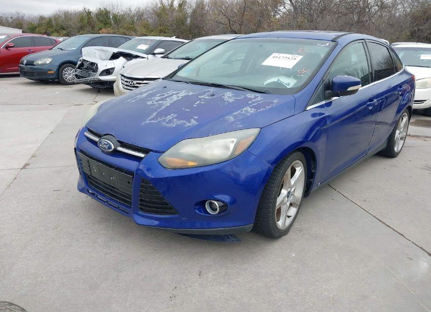 Photo 2 of 2014 Ford Focus TITANIUM (VIN 1FADP3J29EL117439)