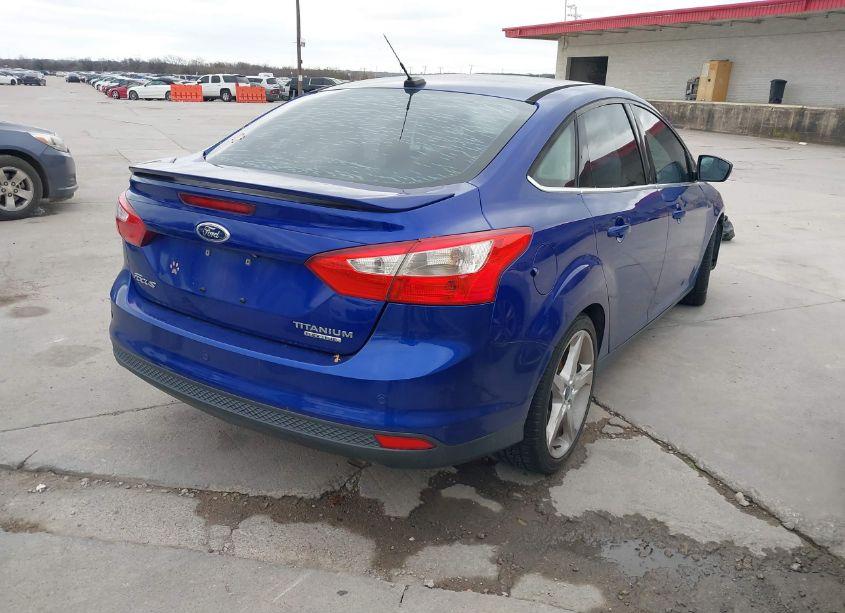 Photo 4 of 2014 Ford Focus TITANIUM (VIN 1FADP3J29EL117439)