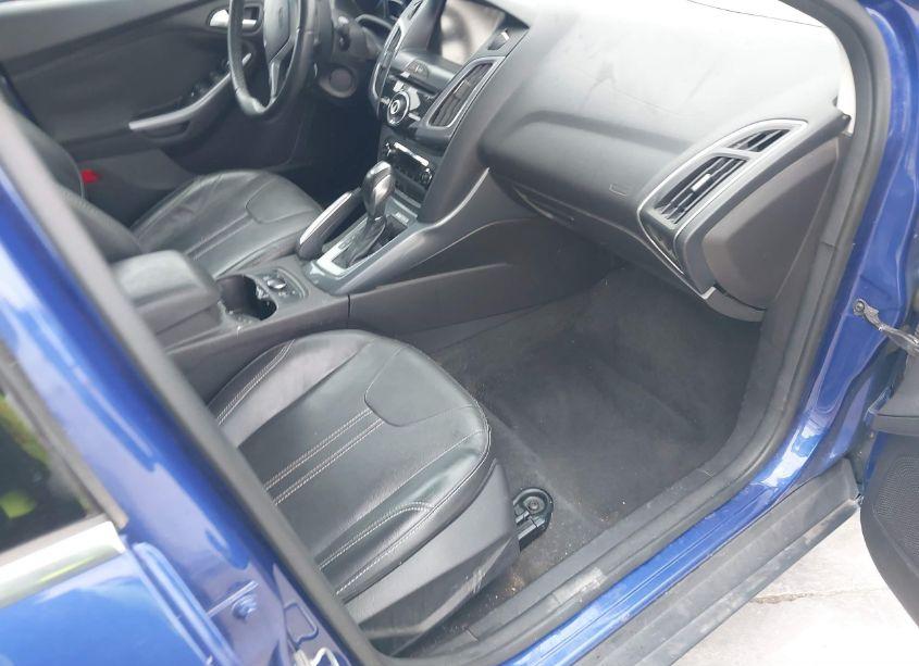 Photo 5 of 2014 Ford Focus TITANIUM (VIN 1FADP3J29EL117439)