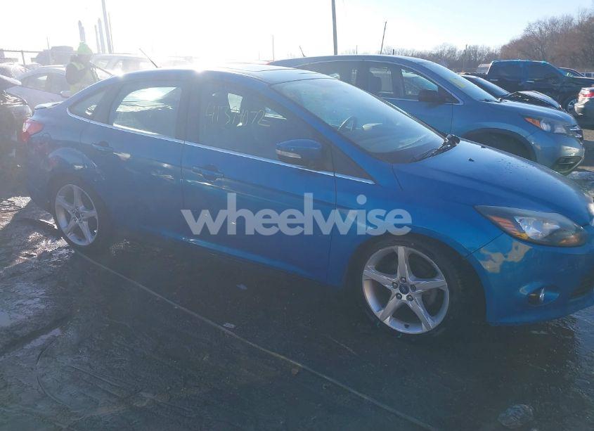 Photo 13 of 2014 Ford Focus TITANIUM (VIN 1FADP3J29EL136850)