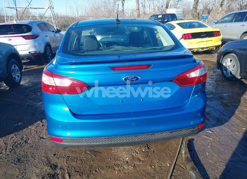 Photo 16 of 2014 Ford Focus TITANIUM (VIN 1FADP3J29EL136850)