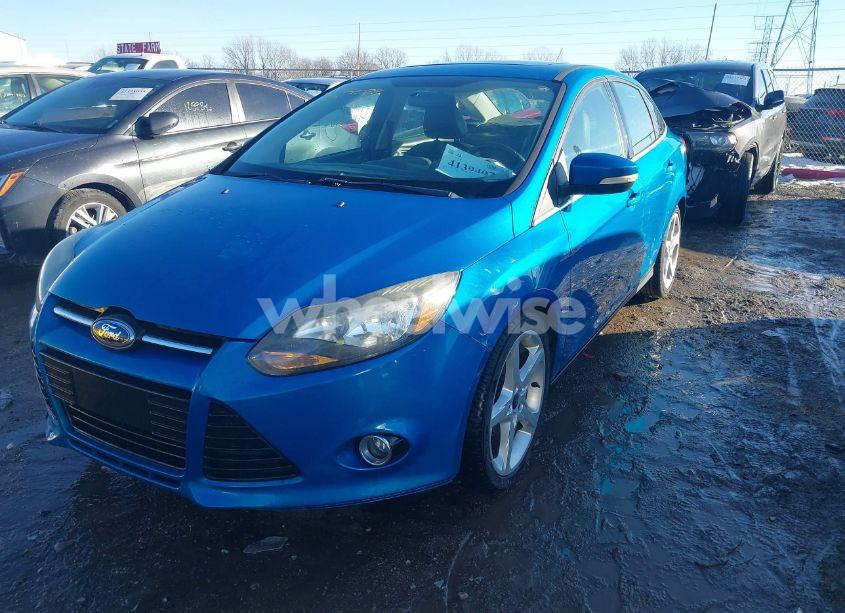 Photo 2 of 2014 Ford Focus TITANIUM (VIN 1FADP3J29EL136850)