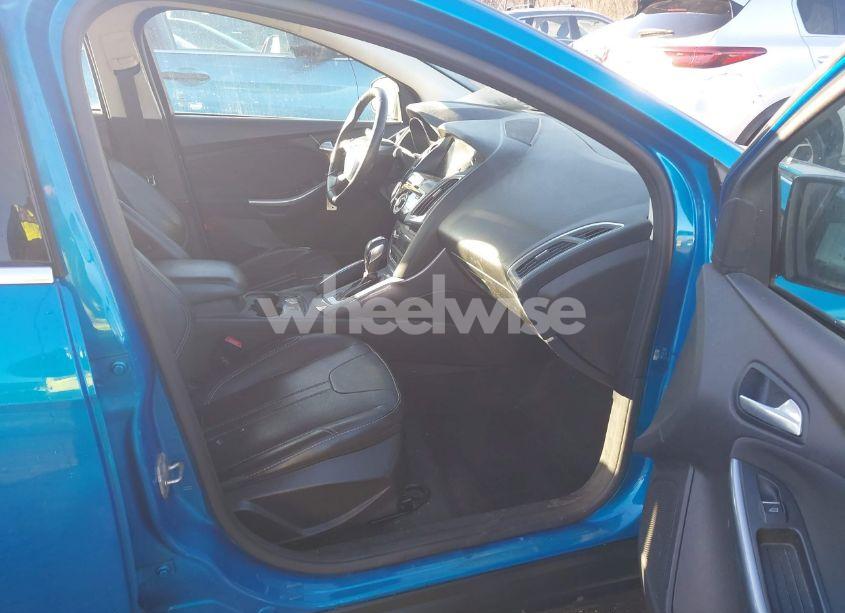 Photo 5 of 2014 Ford Focus TITANIUM (VIN 1FADP3J29EL136850)