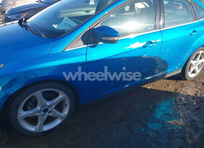 Photo 6 of 2014 Ford Focus TITANIUM (VIN 1FADP3J29EL136850)