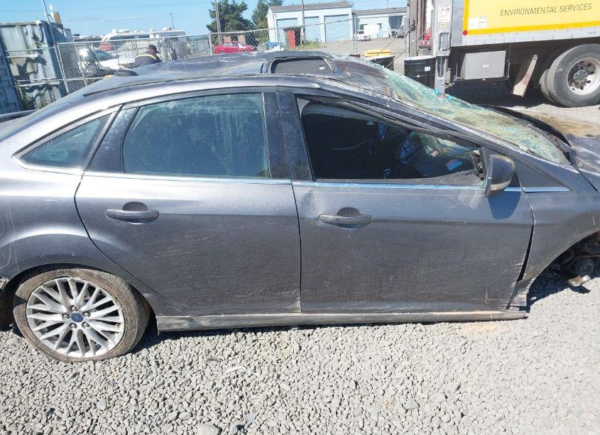 Photo 13 of 2014 Ford Focus TITANIUM (VIN 1FADP3J29EL421502)