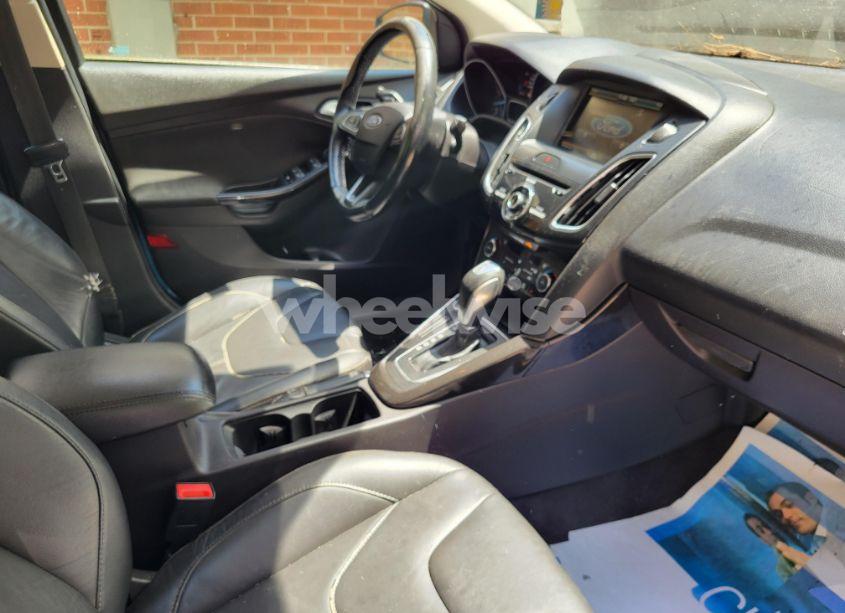 Photo 5 of 2015 Ford Focus (VIN 1FADP3J29FL239008)