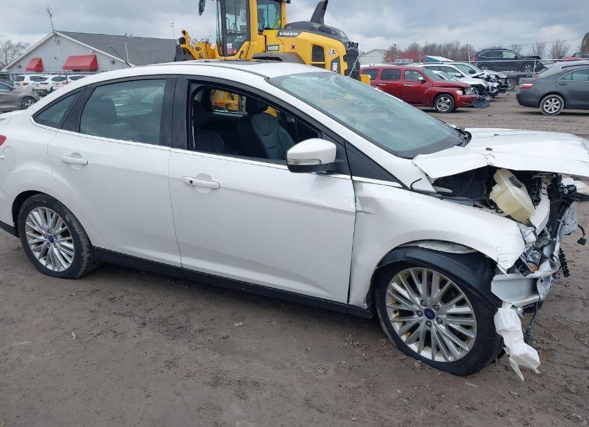 Photo 14 of 2017 Ford Focus TITANIUM (VIN 1FADP3J29HL243479)