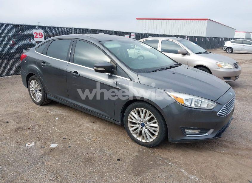 2018 Ford Focus TITANIUM (VIN 1FADP3J29JL232911) main photo