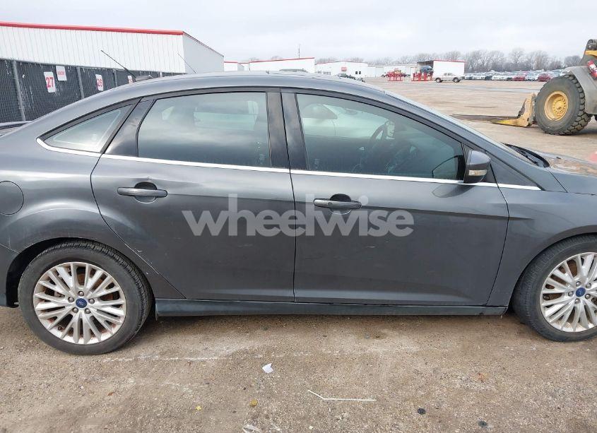Photo 13 of 2018 Ford Focus TITANIUM (VIN 1FADP3J29JL232911)