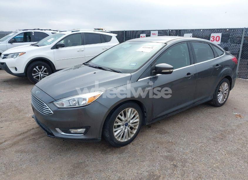 Photo 2 of 2018 Ford Focus TITANIUM (VIN 1FADP3J29JL232911)