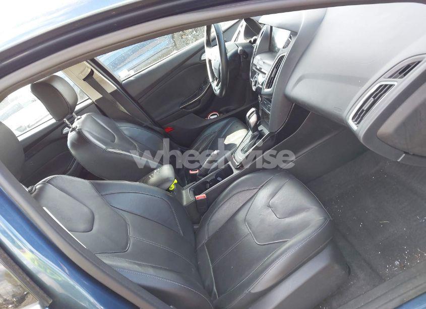 Photo 5 of 2018 Ford Focus TITANIUM (VIN 1FADP3J29JL254861)