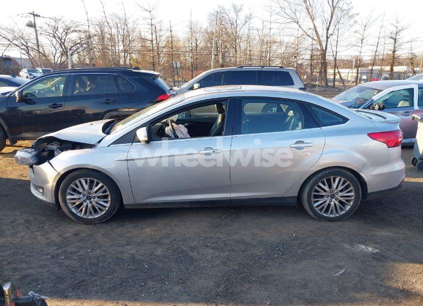 Photo 14 of 2018 Ford Focus TITANIUM (VIN 1FADP3J29JL273071)