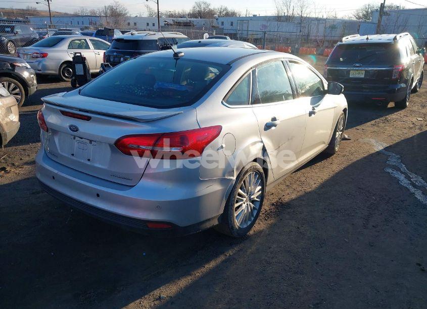 Photo 4 of 2018 Ford Focus TITANIUM (VIN 1FADP3J29JL273071)