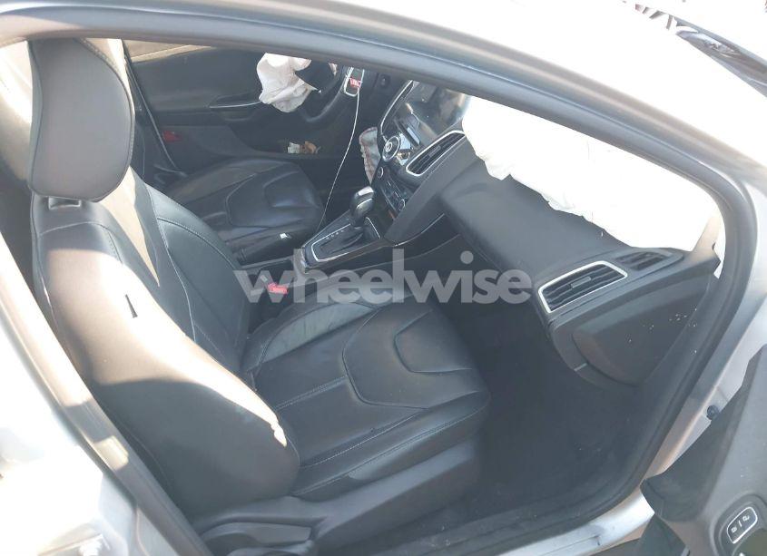 Photo 5 of 2018 Ford Focus TITANIUM (VIN 1FADP3J29JL273071)