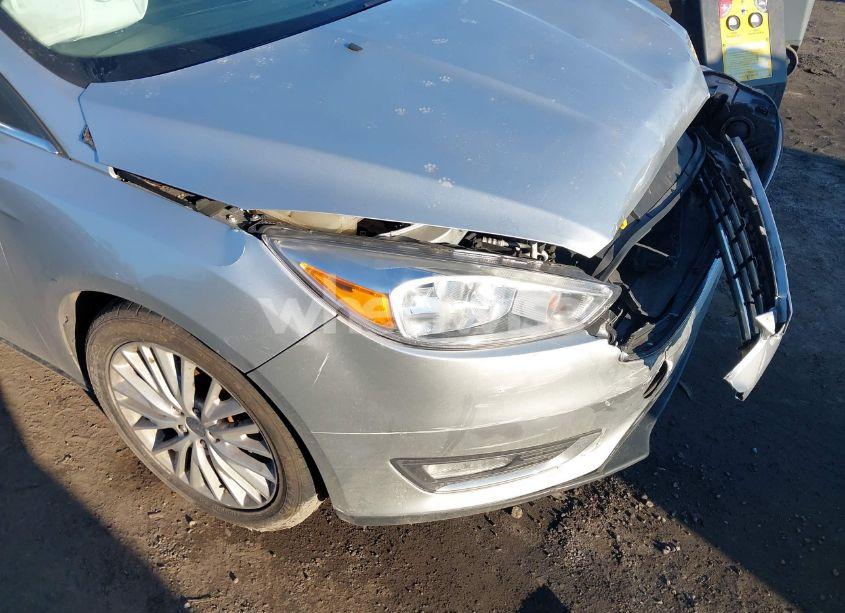 Photo 6 of 2018 Ford Focus TITANIUM (VIN 1FADP3J29JL273071)