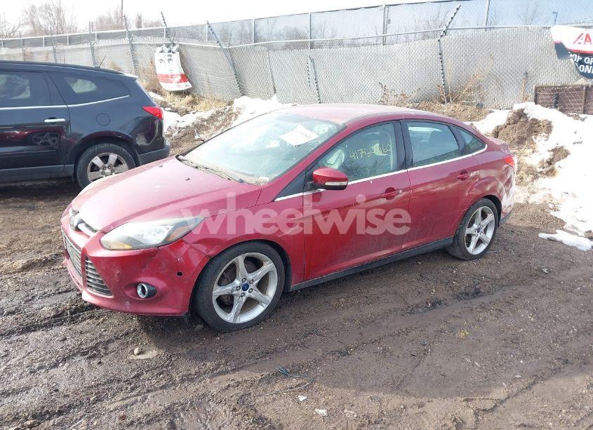Photo 2 of 2013 Ford Focus TITANIUM (VIN 1FADP3J2XDL352611)