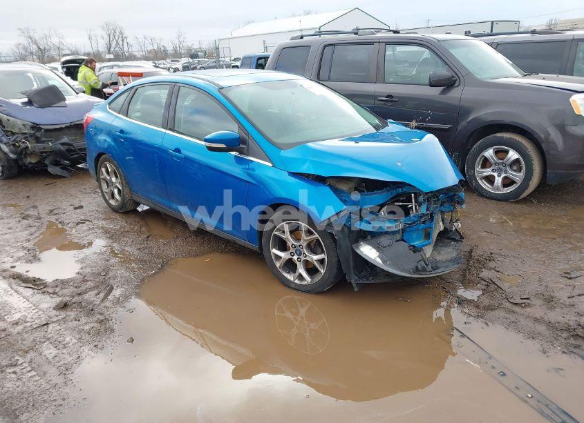 2014 Ford Focus TITANIUM (VIN 1FADP3J2XEL128871) main photo