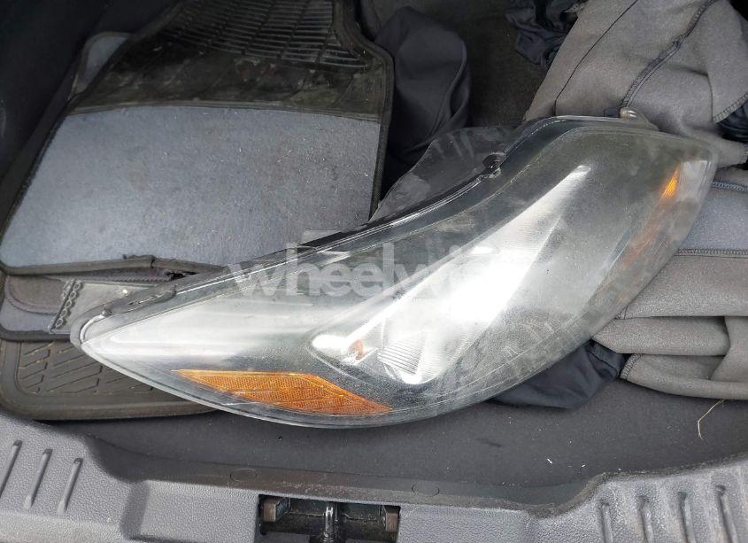 Photo 12 of 2014 Ford Focus TITANIUM (VIN 1FADP3J2XEL128871)