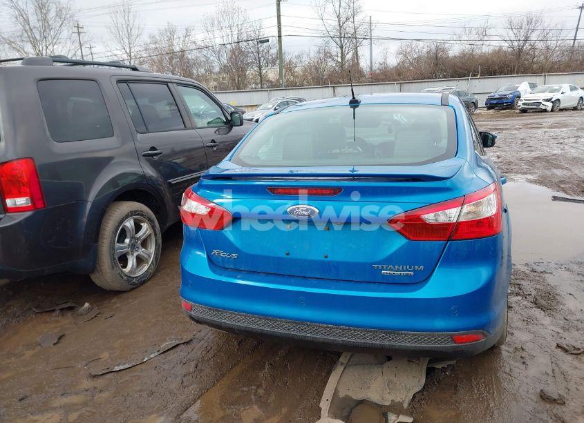 Photo 17 of 2014 Ford Focus TITANIUM (VIN 1FADP3J2XEL128871)