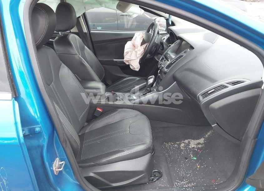 Photo 5 of 2014 Ford Focus TITANIUM (VIN 1FADP3J2XEL128871)