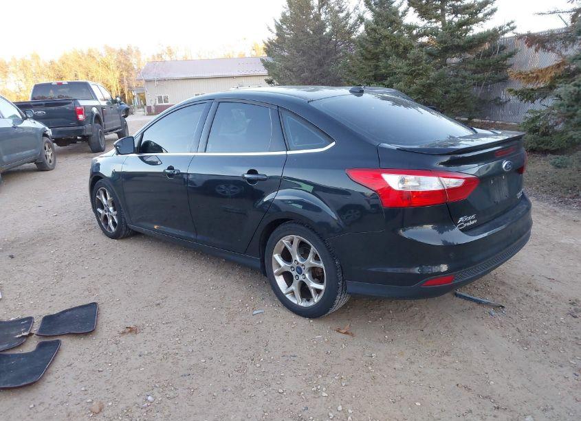Photo 3 of 2014 Ford Focus TITANIUM (VIN 1FADP3J2XEL166570)