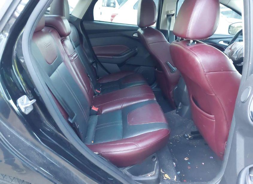 Photo 8 of 2014 Ford Focus TITANIUM (VIN 1FADP3J2XEL166570)