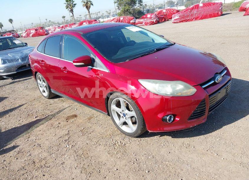 2014 Ford Focus TITANIUM (VIN 1FADP3J2XEL247827) main photo